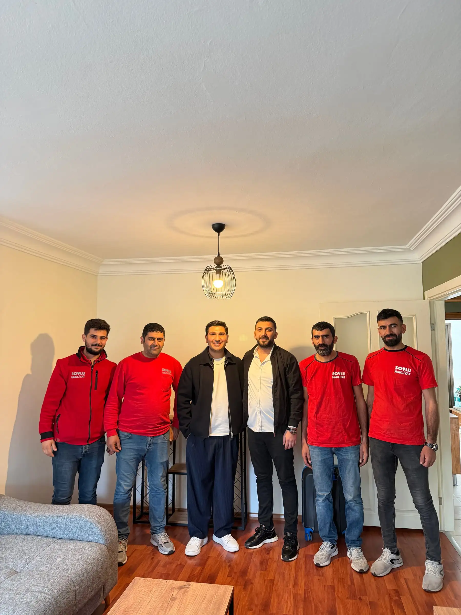 Soylu Nakliyat kadrolu taşıma ekibi toplu fotoğrafta