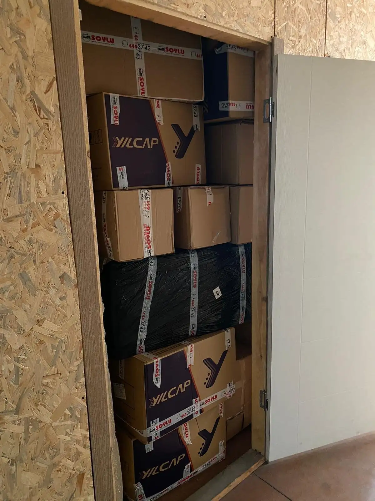 Profesyonel Paketleme: Soylu Nakliyat ekibi sahada